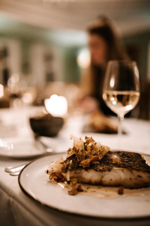 Gloppen Hotell - By Classic Norway Hotels サンダーネ エクステリア 写真