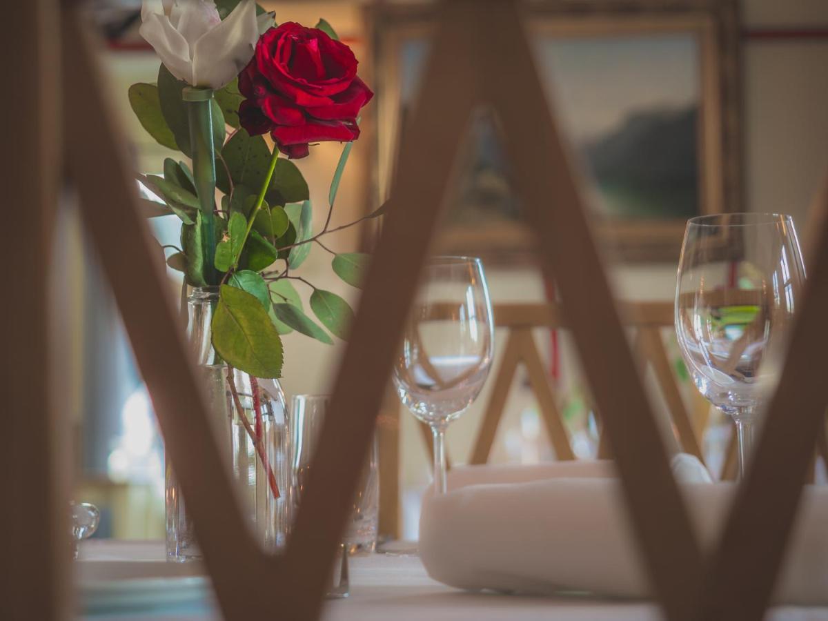 Gloppen Hotell - By Classic Norway Hotels サンダーネ エクステリア 写真