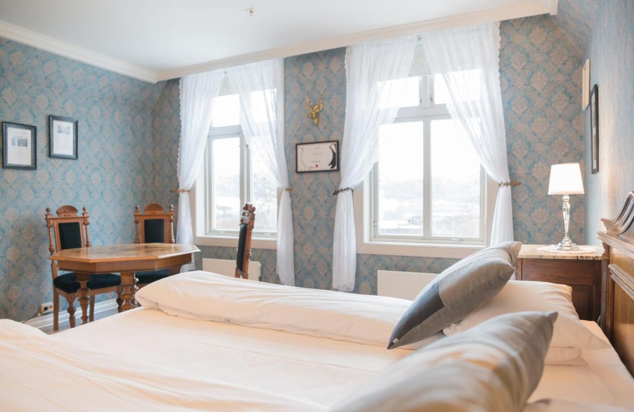 Gloppen Hotell - By Classic Norway Hotels サンダーネ エクステリア 写真