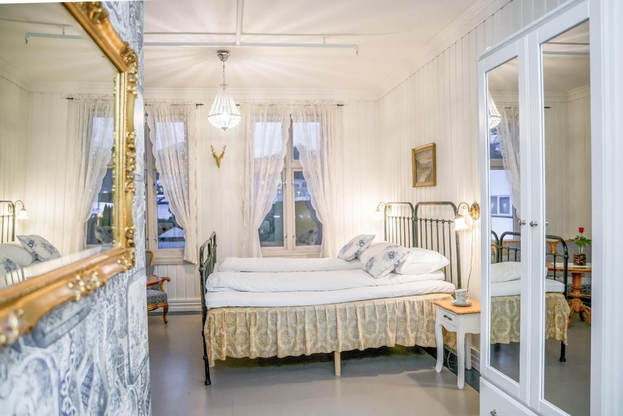 Gloppen Hotell - By Classic Norway Hotels サンダーネ エクステリア 写真