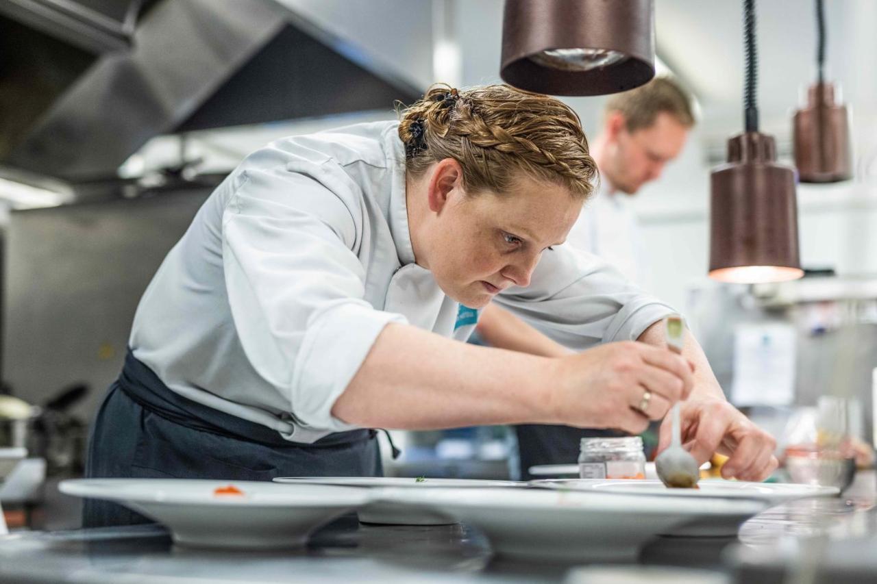 Gloppen Hotell - By Classic Norway Hotels サンダーネ エクステリア 写真
