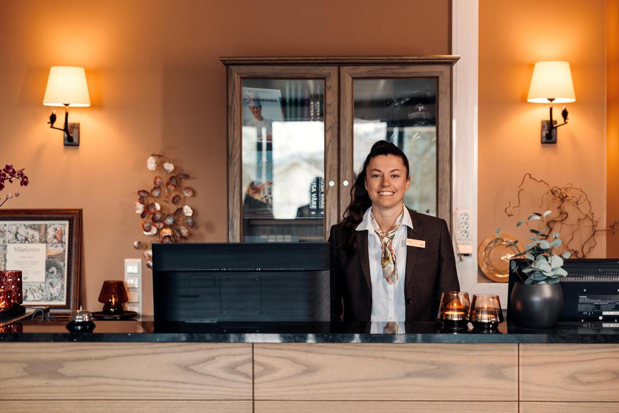 Gloppen Hotell - By Classic Norway Hotels サンダーネ エクステリア 写真