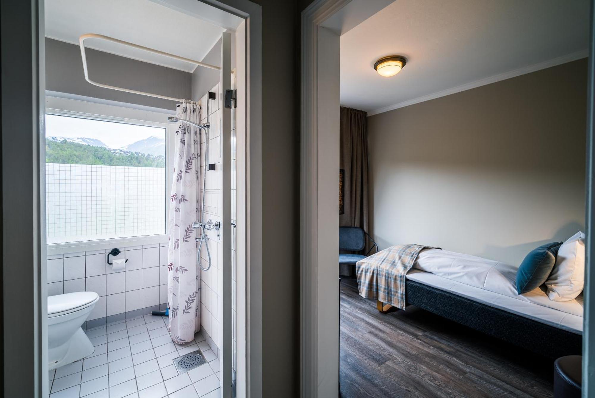 Gloppen Hotell - By Classic Norway Hotels サンダーネ 部屋 写真