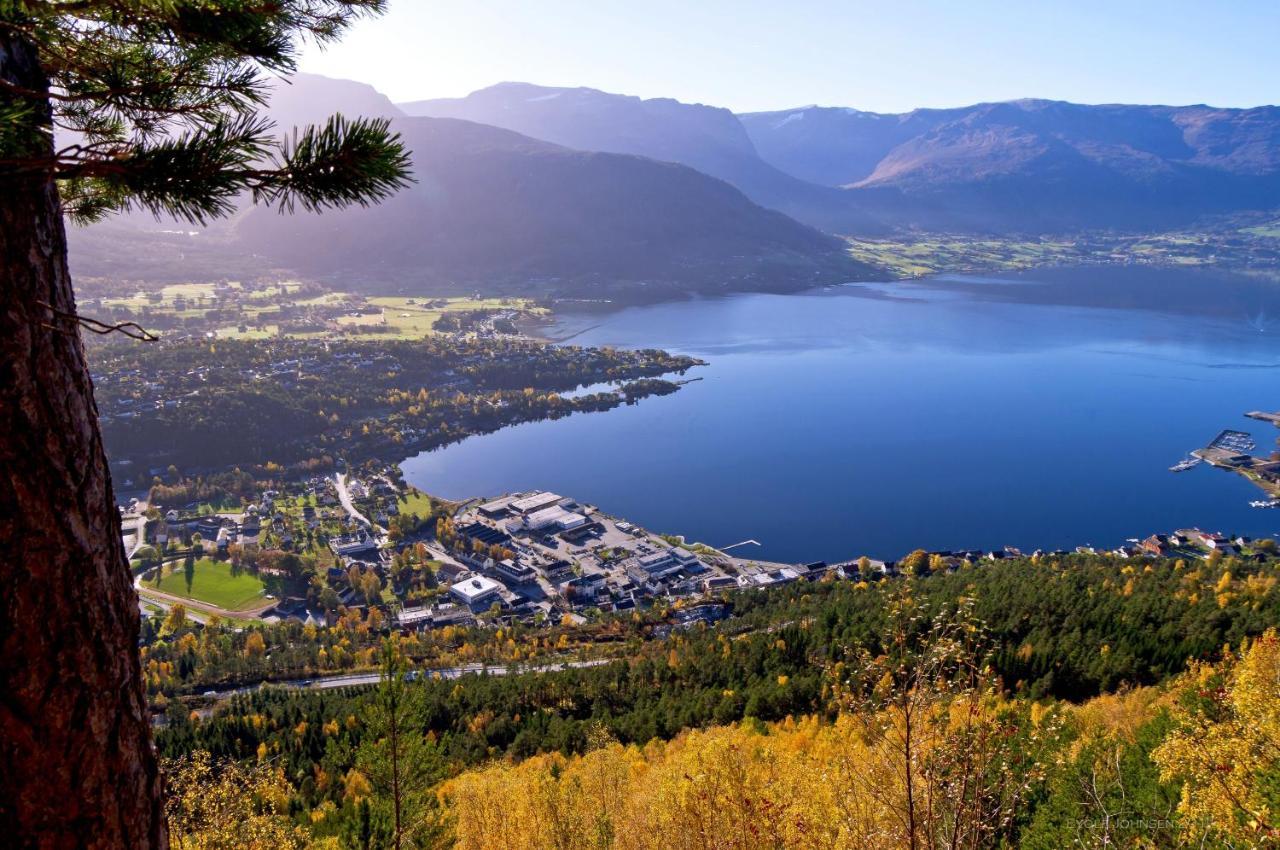 Gloppen Hotell - By Classic Norway Hotels サンダーネ エクステリア 写真